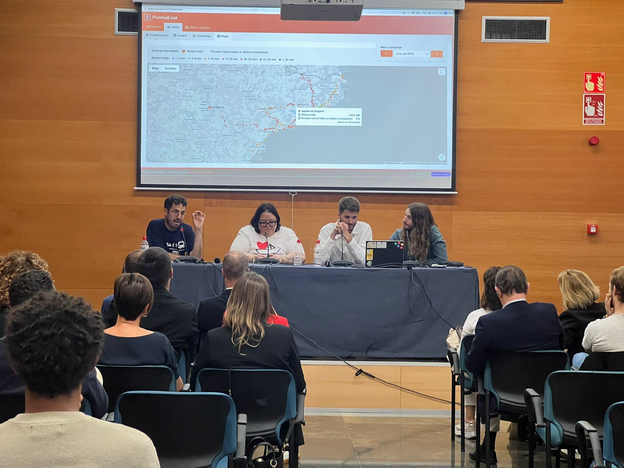 Imatge de la presentació del web Puntual.cat