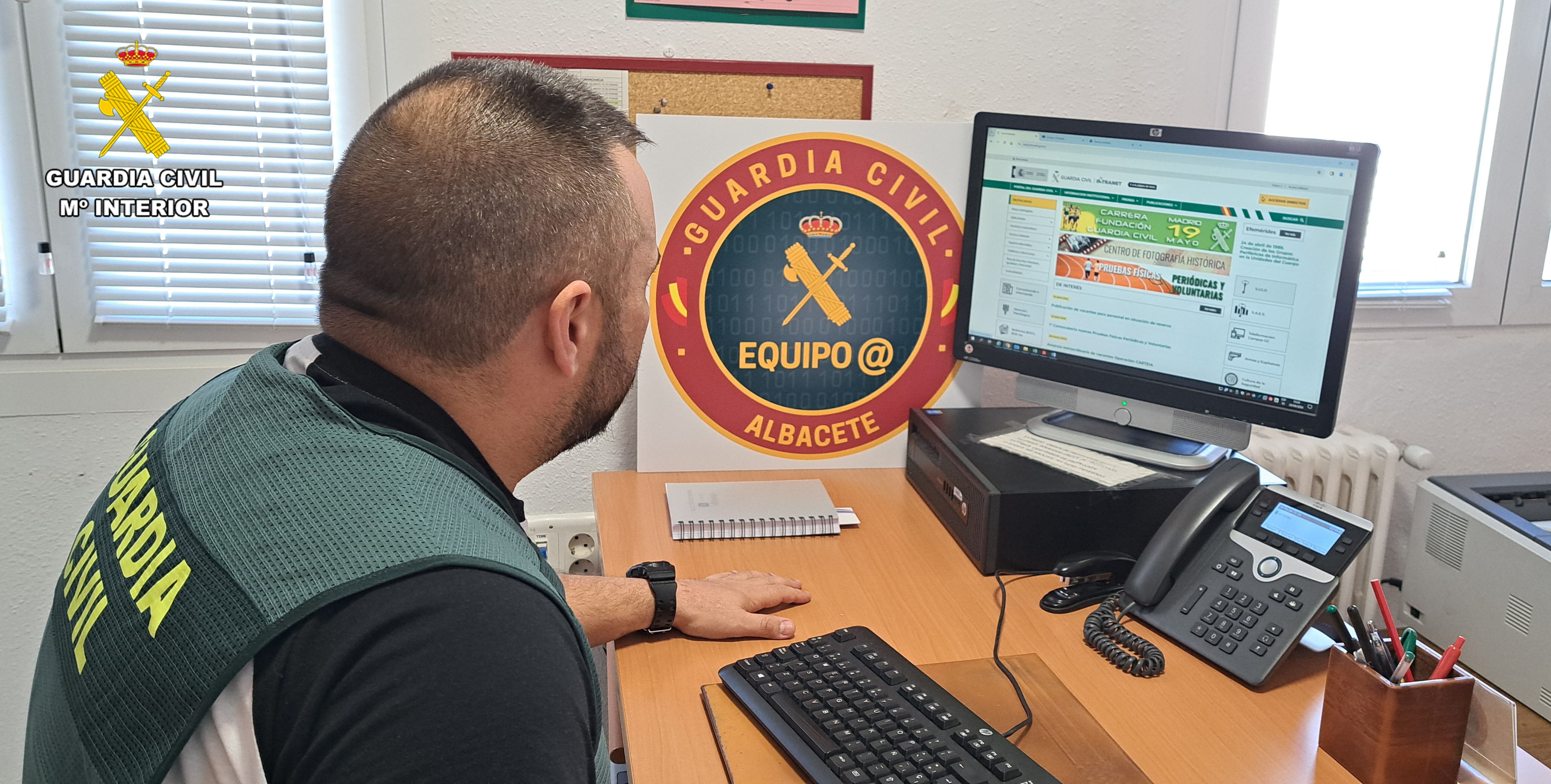Efectivos del Equipo@ de la Comandancia de la Guardia Civil de Albacete, en el marco de la operación denominada “MONAIKO”.