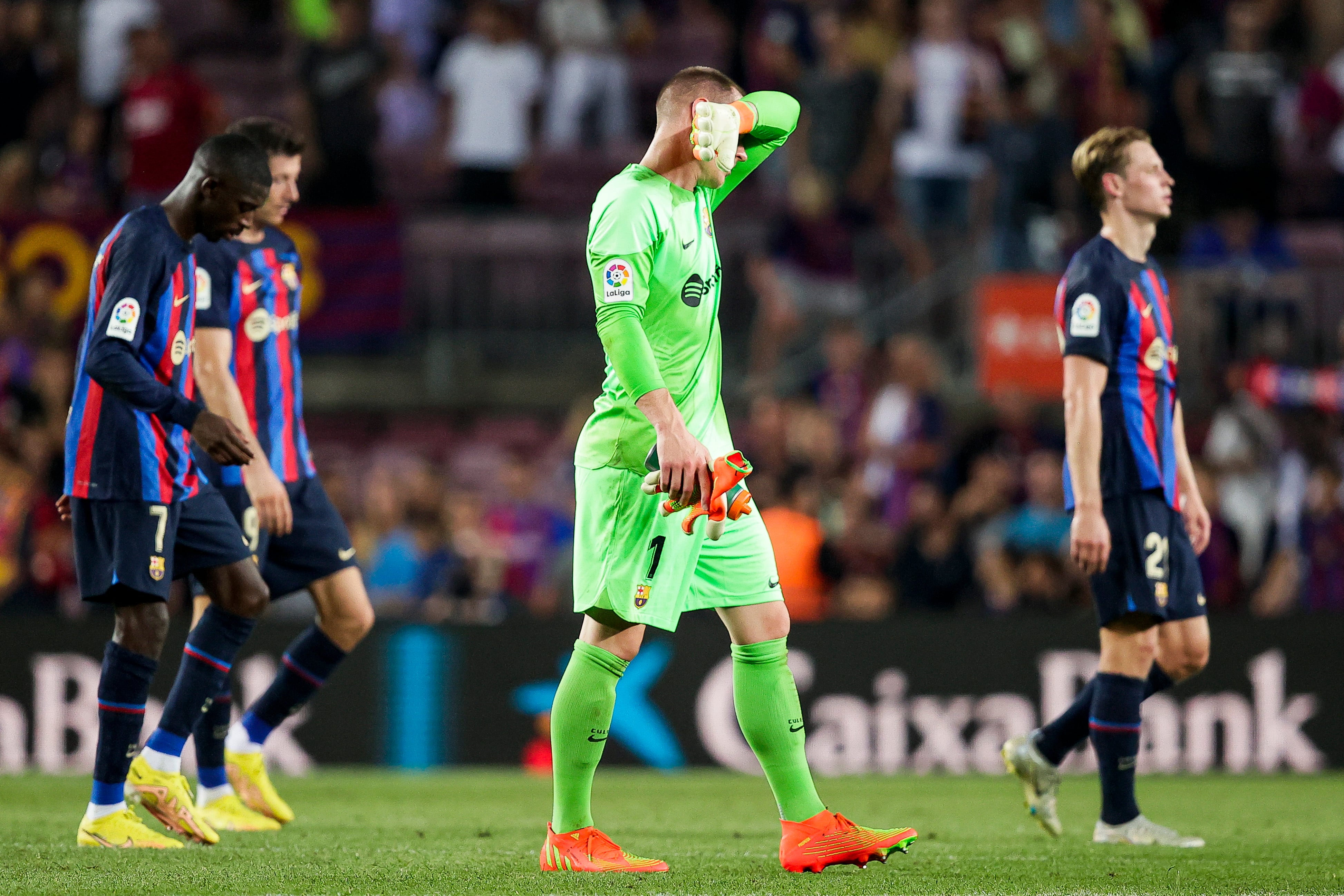 Dembélé, Lewandowski, Ter Stegen y De Jong, tras la derrota del Barça ante el Rayo Vallecano.