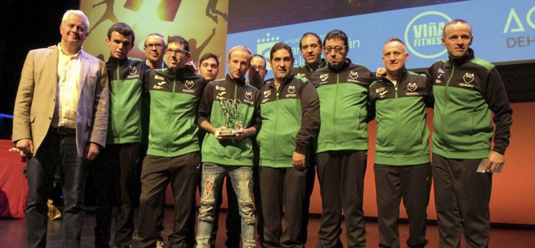 El equipo de fútbol sala de APADIS fue premiado como mejor equipo deportivo