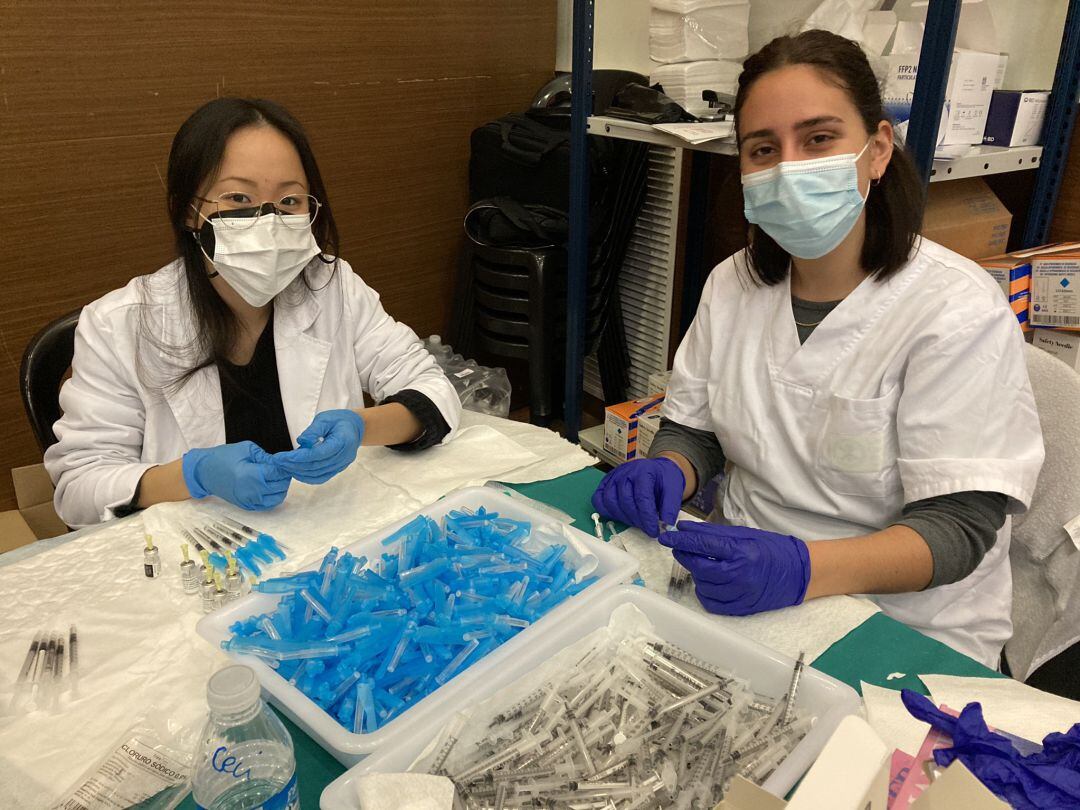 Preparación de vacunas en el Museu Faller de Gandia 