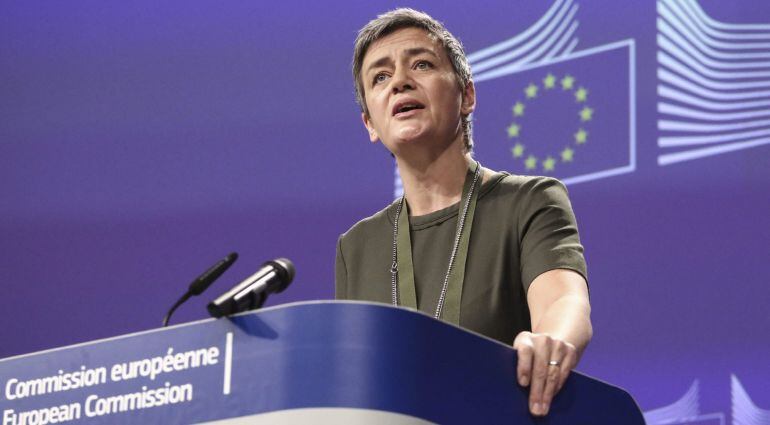 La comisaria europea de Competencia, Marghette Vestager, en la rueda de prensa sobre las multas impustas por la Comisión Europea.