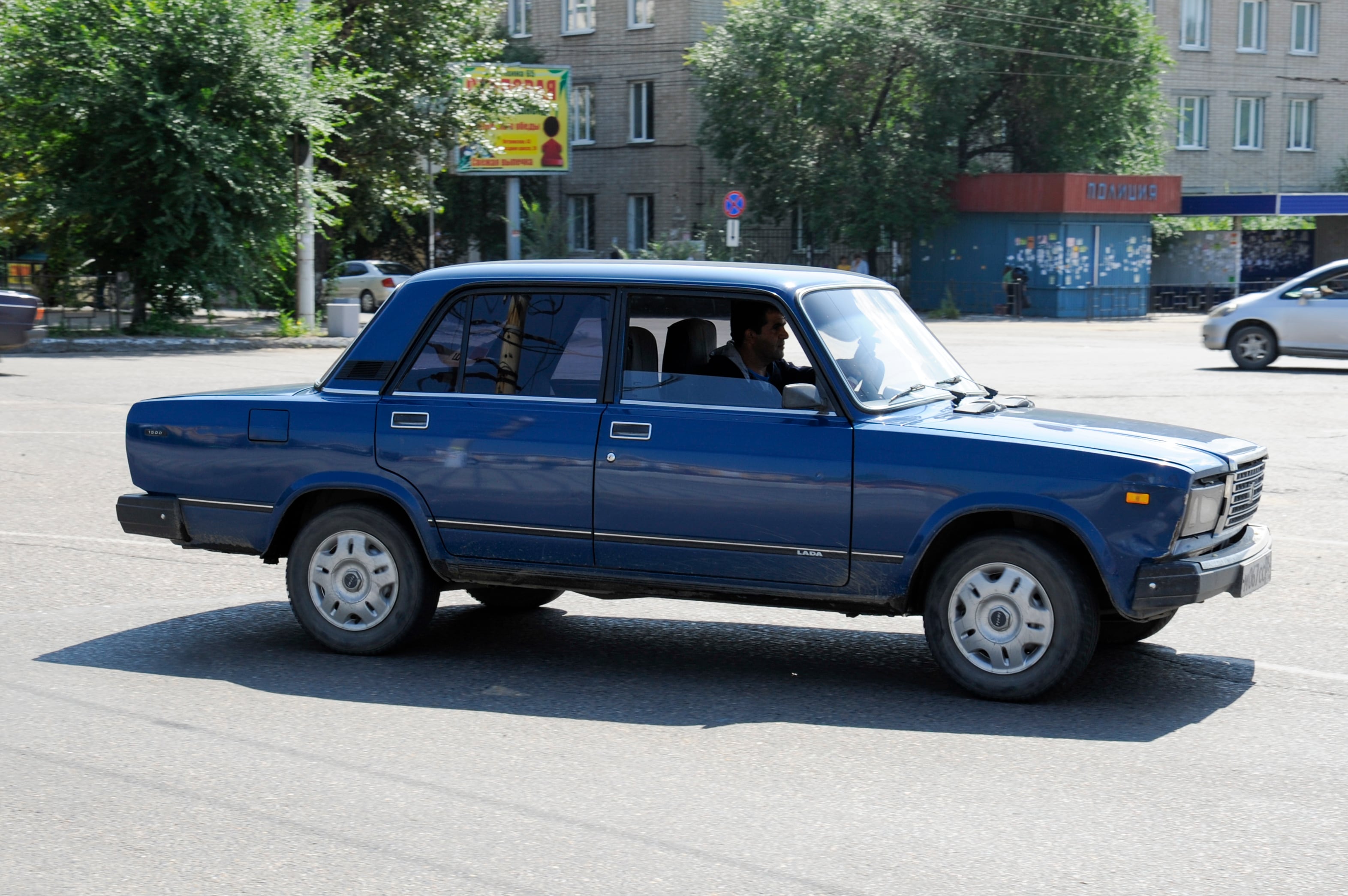 Un viejo Lada en una calle de Chitá, localidad rusa en Siberia