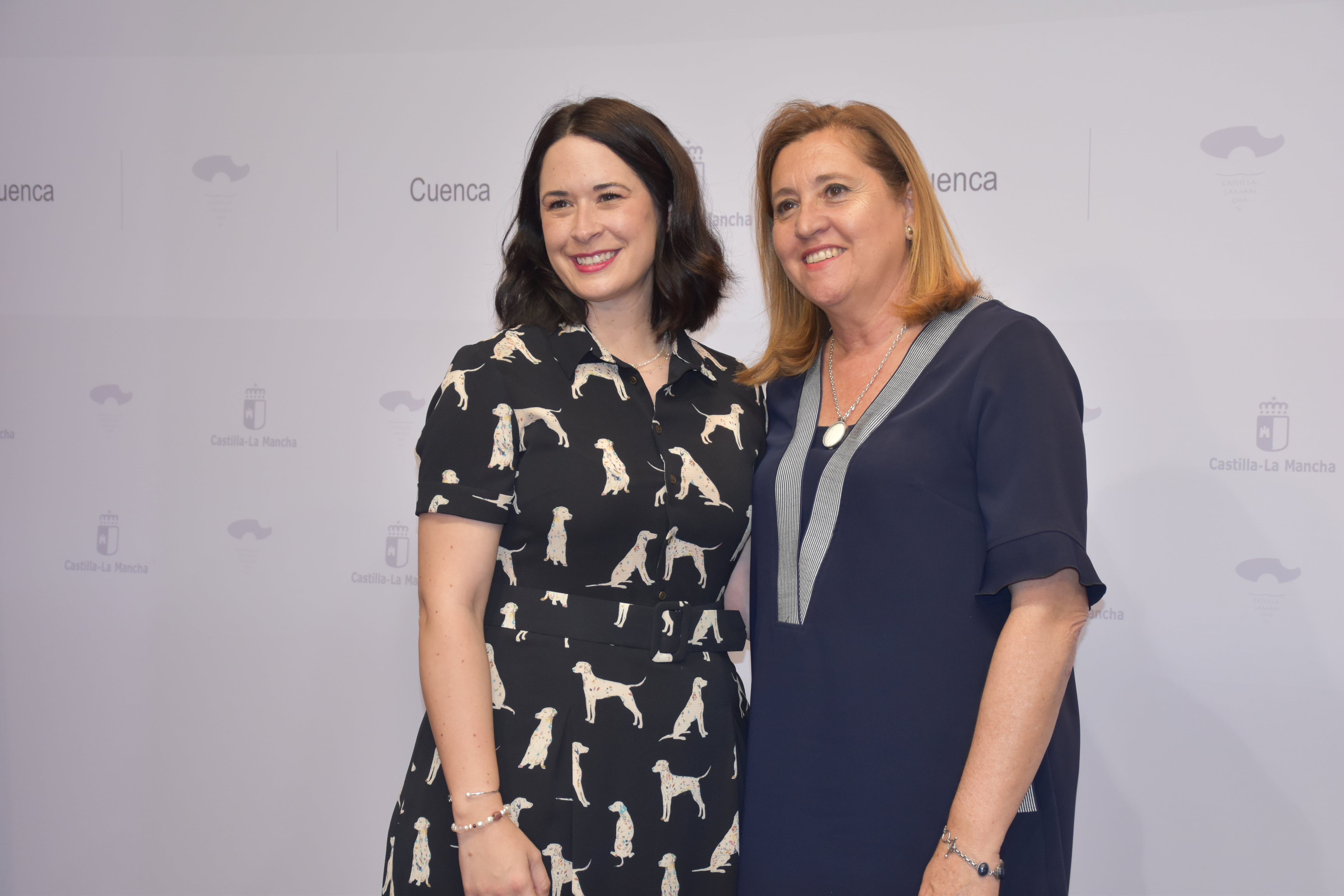 Isabel Buleo junto a la consejera de Cultura, Rosa Ana Rodríguez