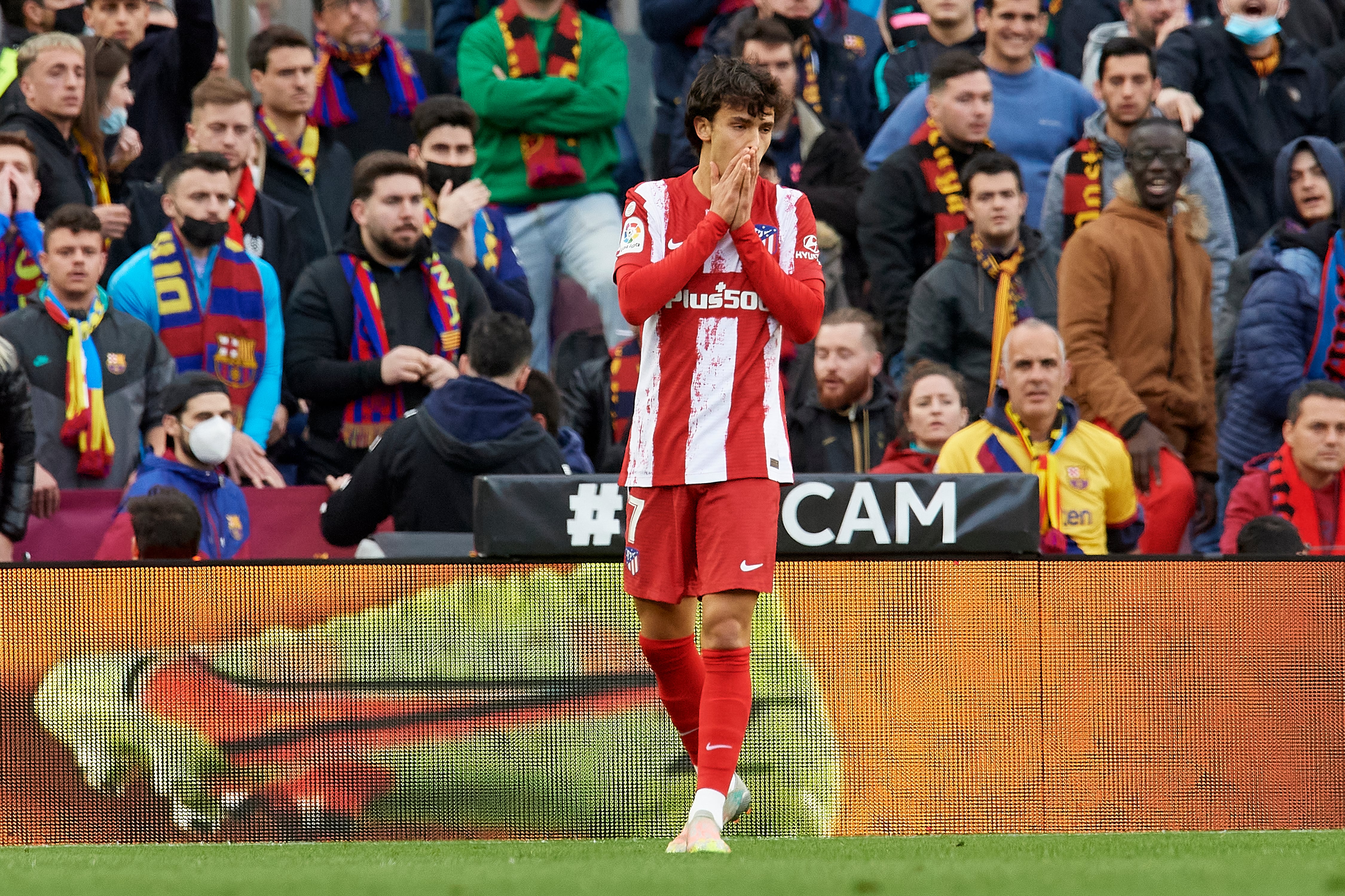 Joao Félix, durante un partido en el Camp Nou, en 2022.