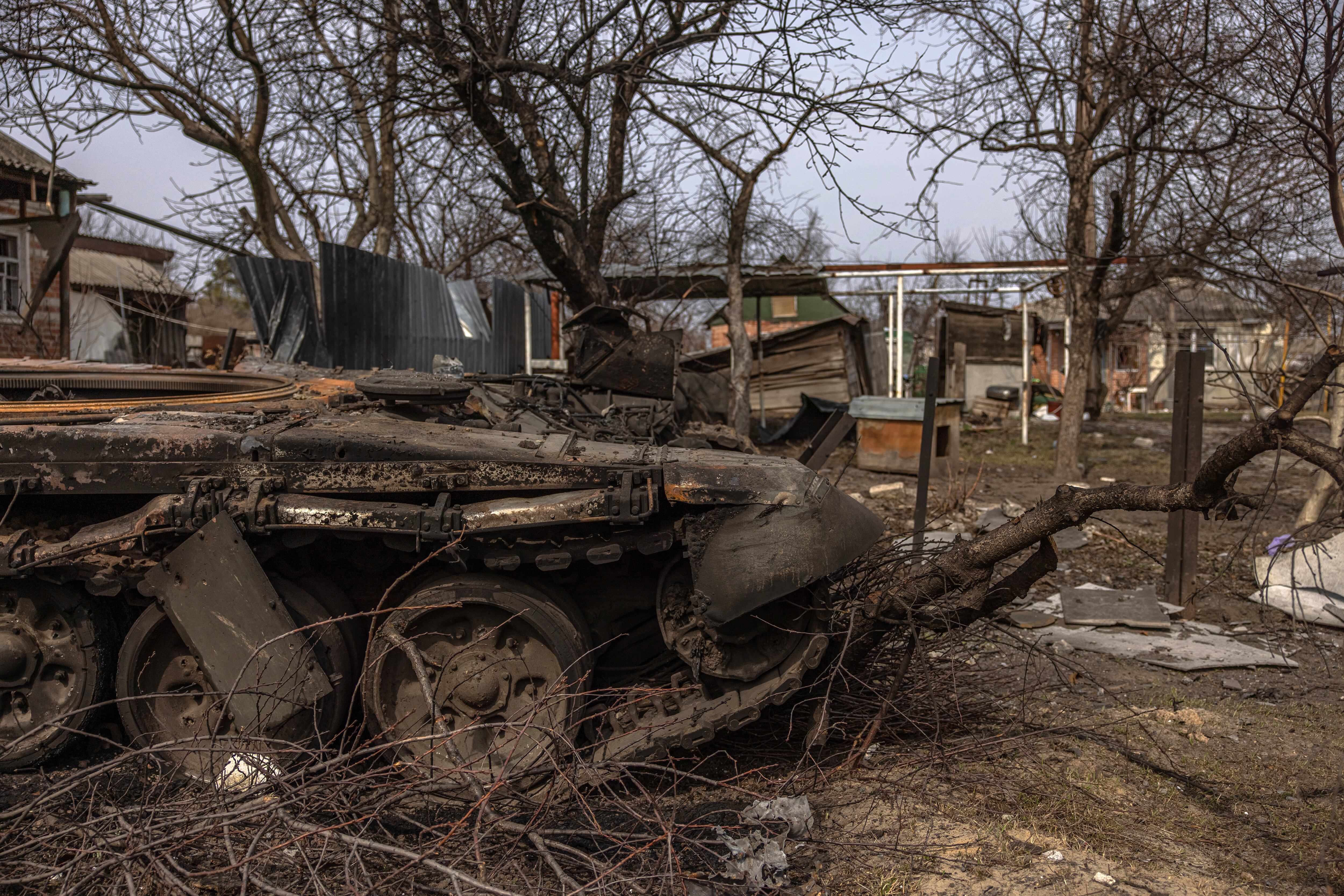 Imagen de un tanque ruso destruido cerca de Kharkiv (Ucrania)