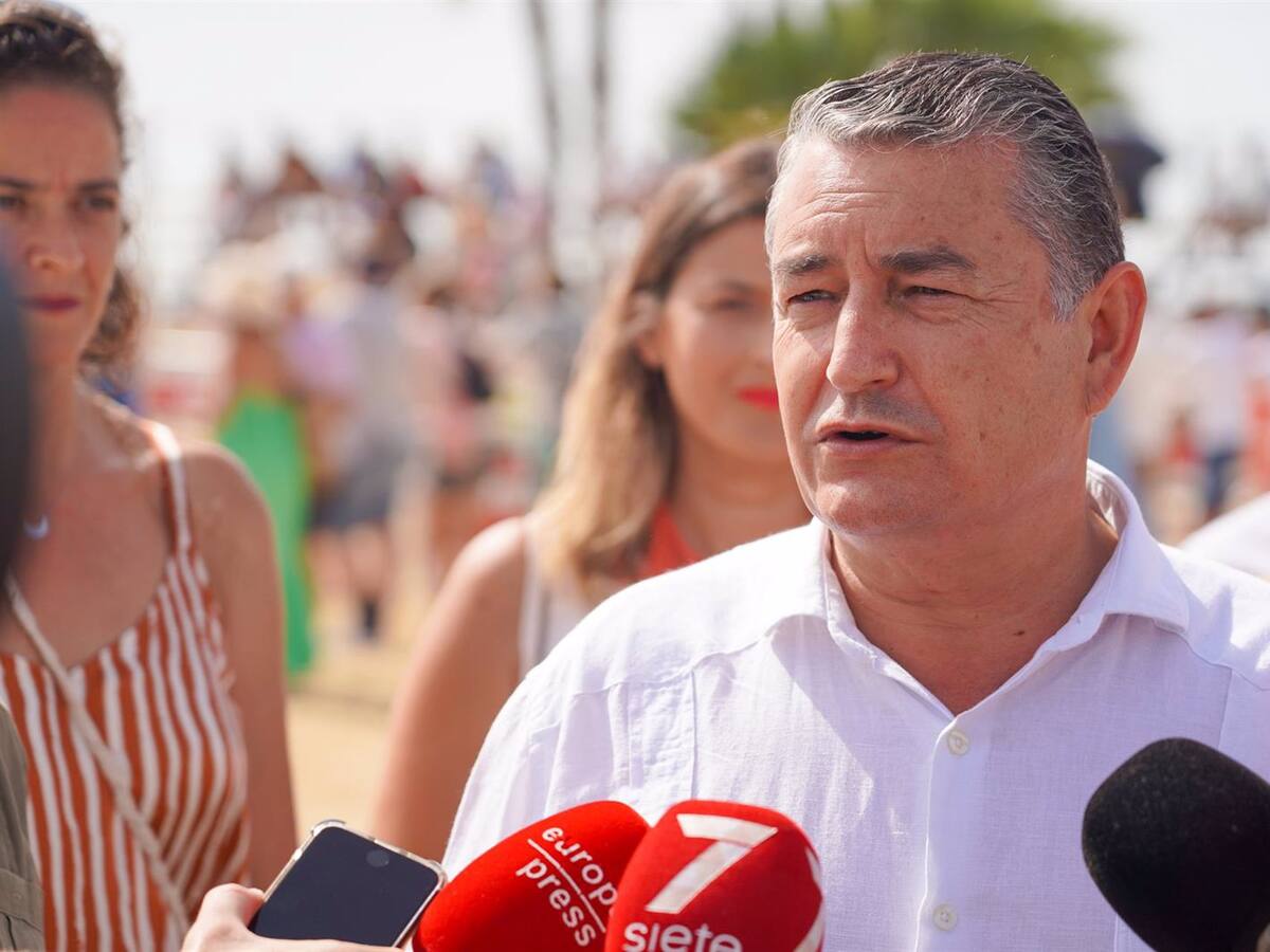 Sanz reclama una solución "inminente y urgente" a los atascos de este verano en la AP-4 que une Cádiz con Sevilla