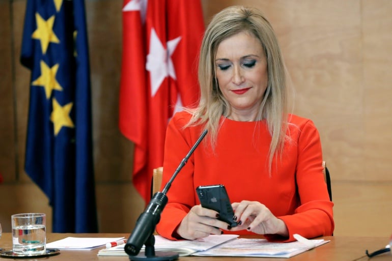 La presidenta de la Comunidad de Madrid Cristina Cifuentes, durante la rueda de prensa tras la reunión del Consejo de Gobierno de este martes