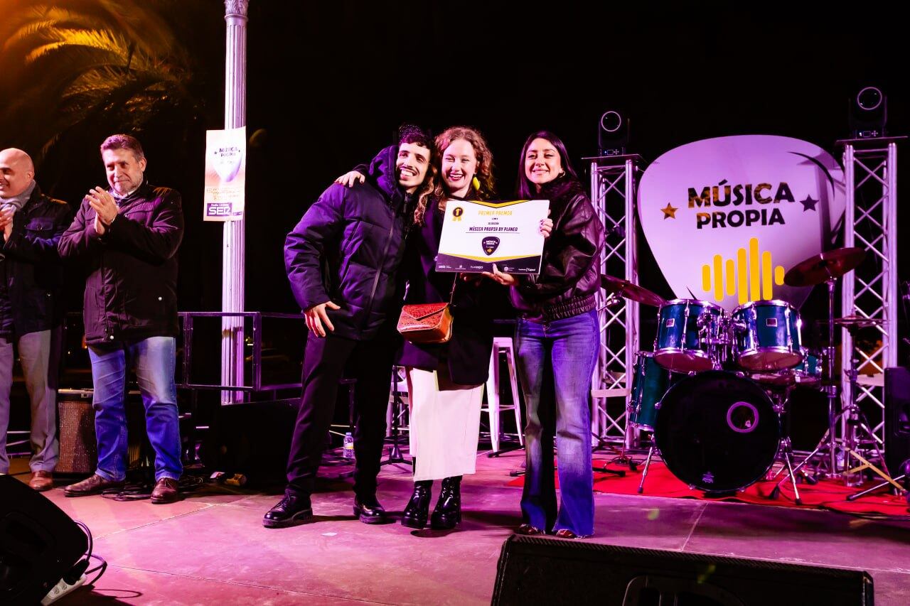 Isabel Aguirre recoge su premio