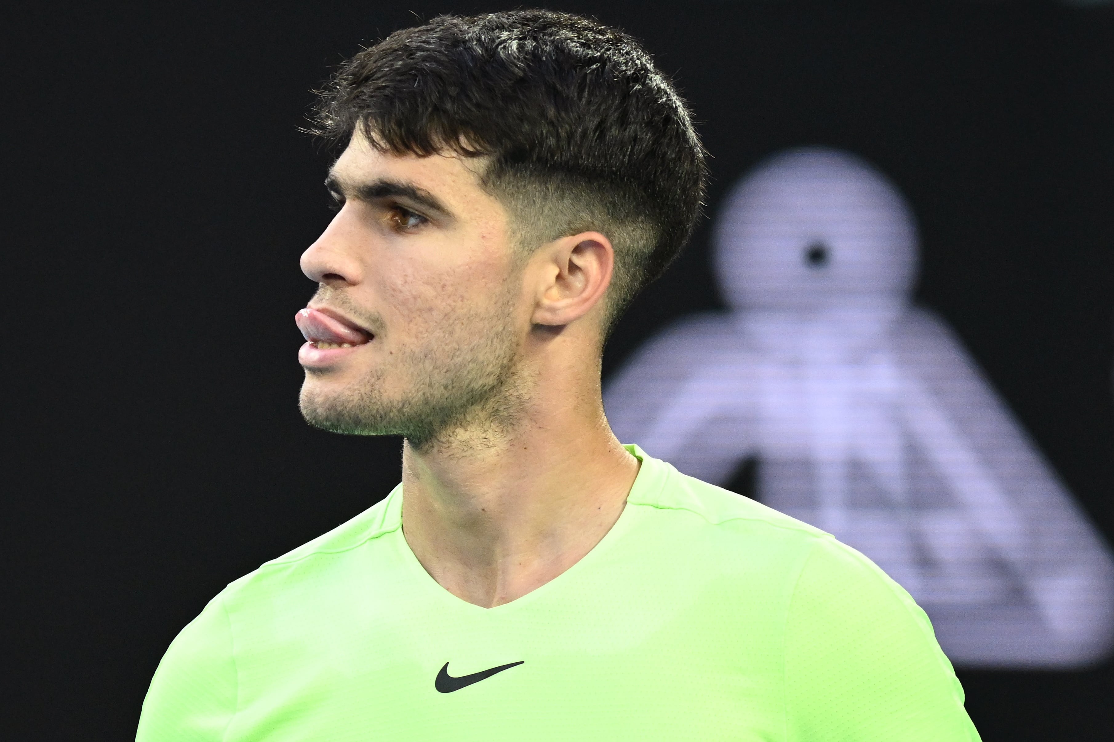 Alcaraz, durante la exhibición ante Alex De Minaur, este miércoles.