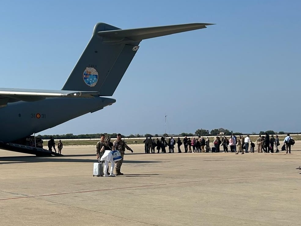 Avión de Defensa para repatriar a los que huyen del Líbano a España.