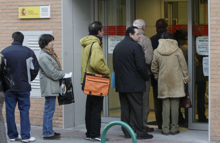 El paro sigue bajando en la capital palentina