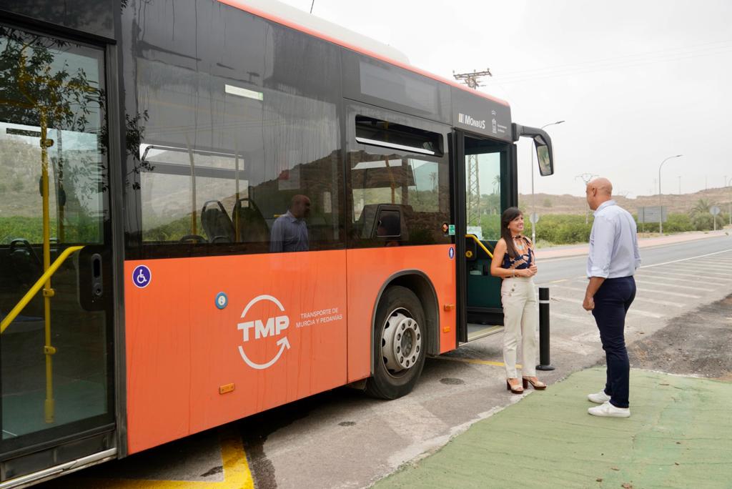 La línea 36 une desde este lunes los municipios de Murcia y Santomera