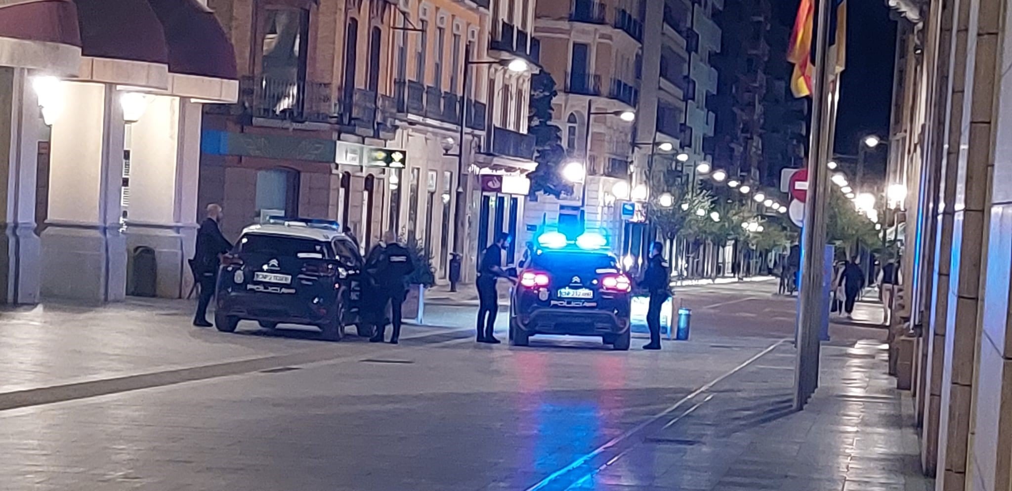 Policía Nacional por las calles de Huesca