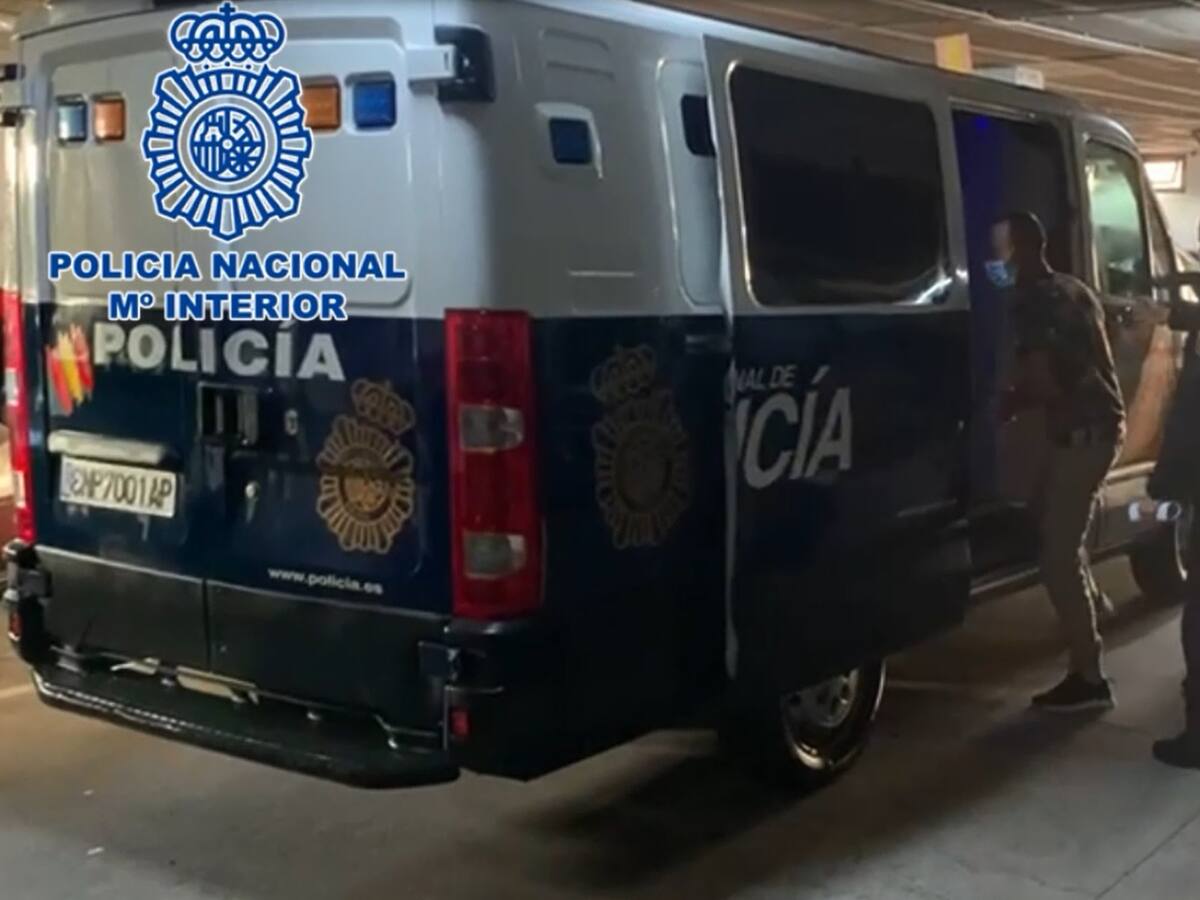 Detenido por asaltar a mujeres mientras conducían y amenazarlas con un cuchillo