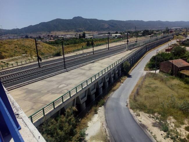 02/02/2023 Imagen de la pérgola del Reguerón.
Adif Alta Velocidad (Adif AV) sigue impulsando la conexión de alta velocidad entre Murcia y Cartagena con una inversión de más de 136 millones de euros, según informaron fuentes de este organismo en un comunicado.
ESPAÑA EUROPA MURCIA SOCIEDAD
ADIF