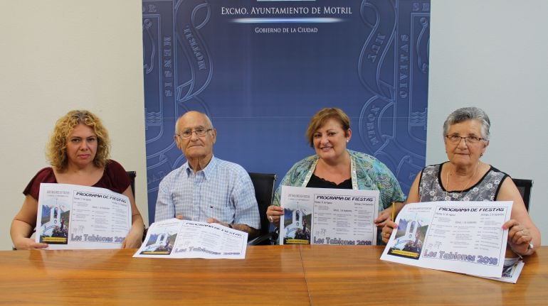 Susana Feixas, concejala de anejos de MMotril, presenta junto a los vecinos las fiestas de Los Tablones