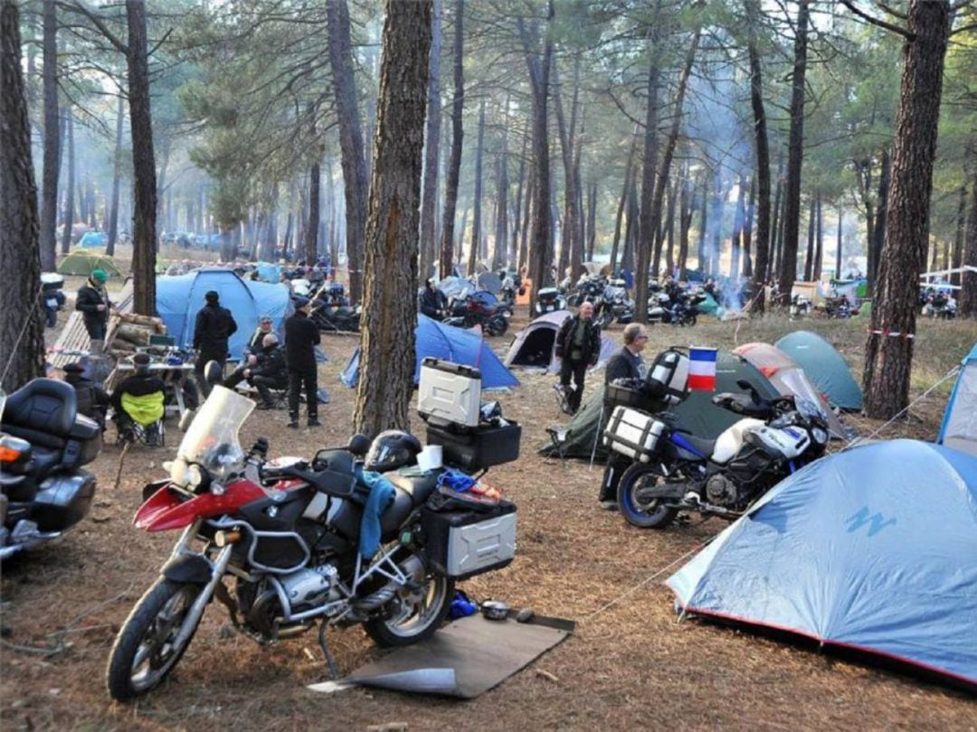 Imagen de archivo acampada &quot;La Leyenda Continúa&quot;