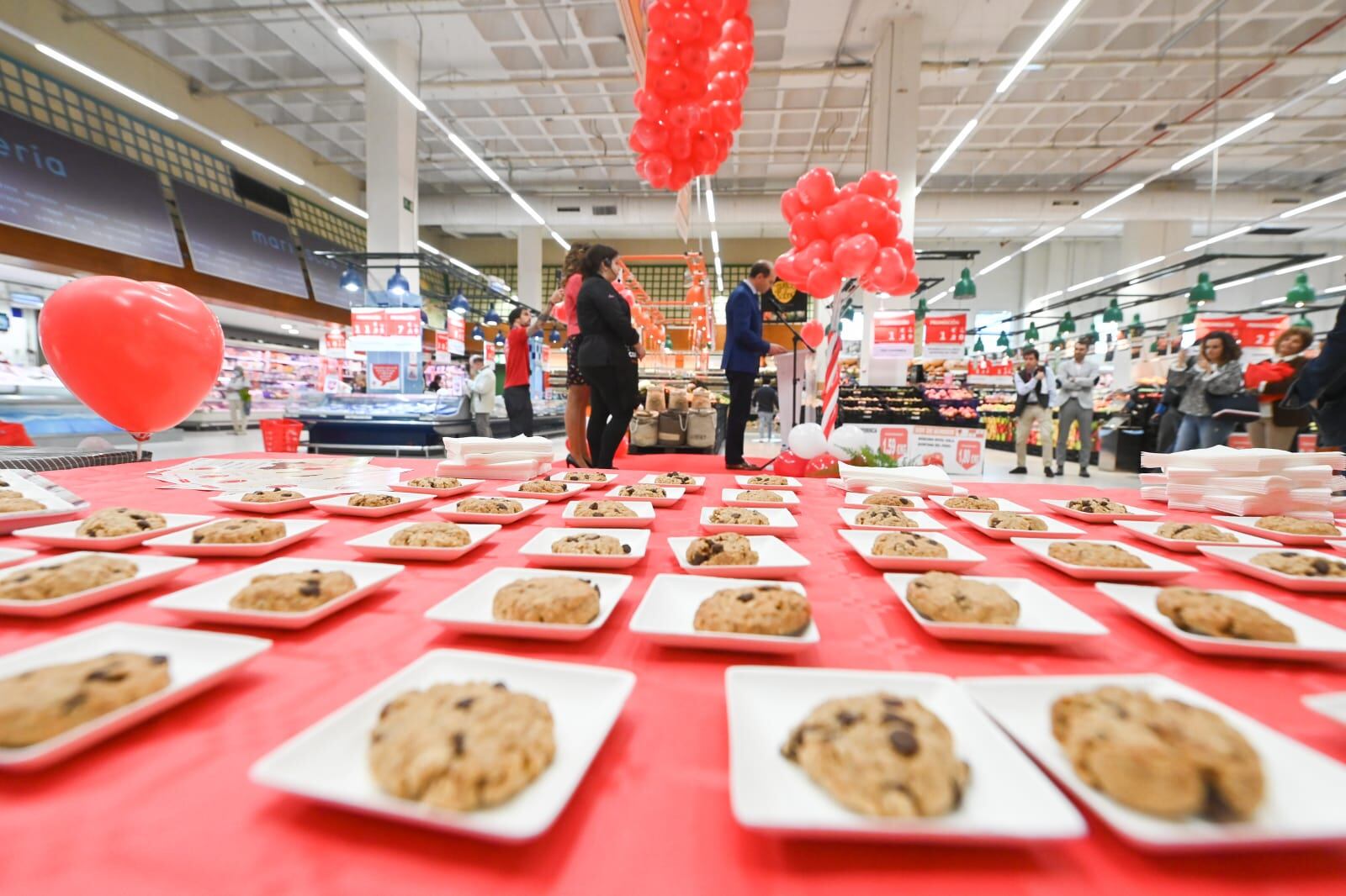 La campaña en favor de los niños vulnerables está impulsada por Cruz Roja con los supermercados Alcampo