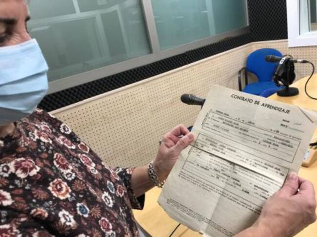 Conchi guarda todavía el primer contrato que firmó en 'Los Jóvenes' en el año 76