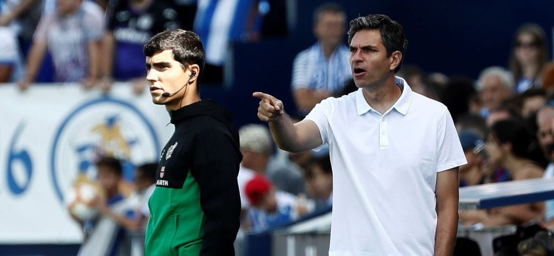 El técino del Leganés, Mauricio Pellegrino, se dirige a sus jugadores durante el último partido en Butarque ante el Villarreal C.F.