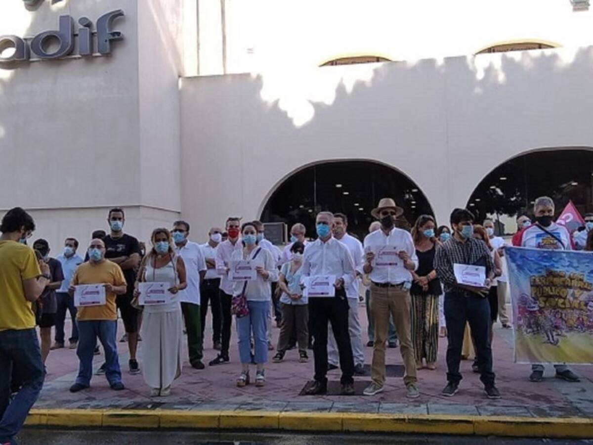 La Plataforma Cívica en Defensa del Tren reivindica mejoras del servicio en Algeciras