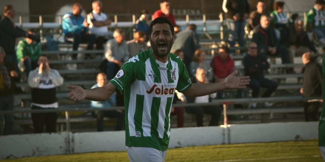 Dani Güiza celebra un gol en mayo de 2019 con el Atlético Sanluqueño