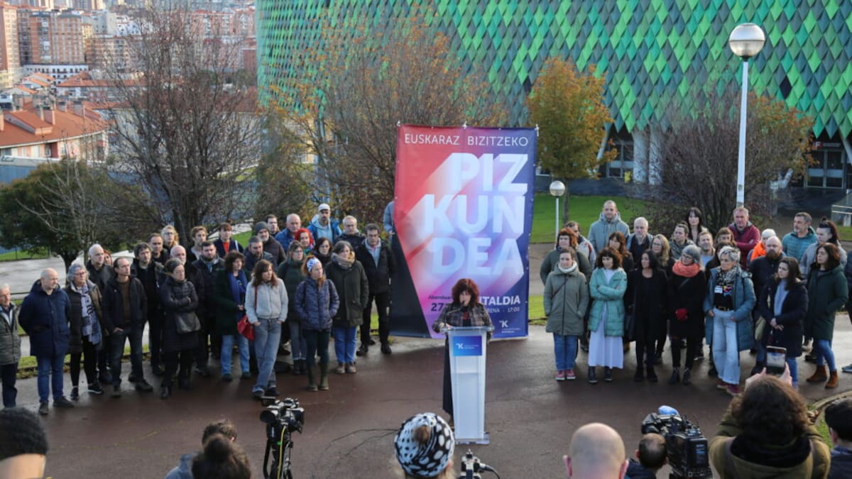 Miles de personas apoyan en Bilbao la "necesidad de una nueva revitalización del euskera"