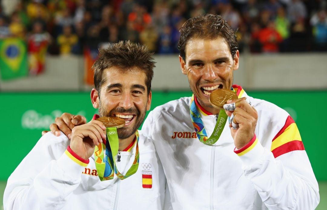 Marc López y Rafa Nadal con la medalla de oro en Río 2016