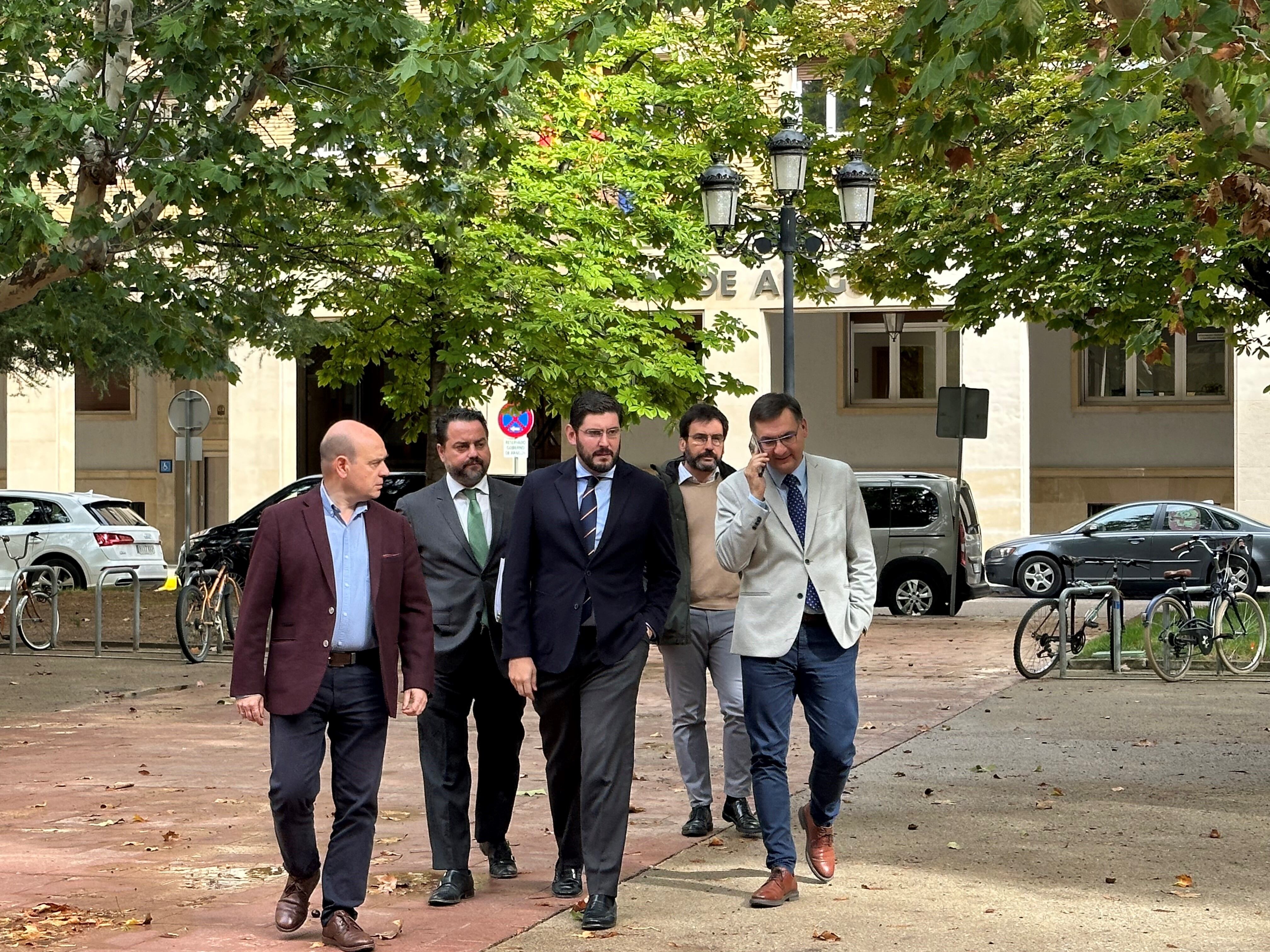 Nolasco junto a varios miembros de Vox en su visita a Huesca