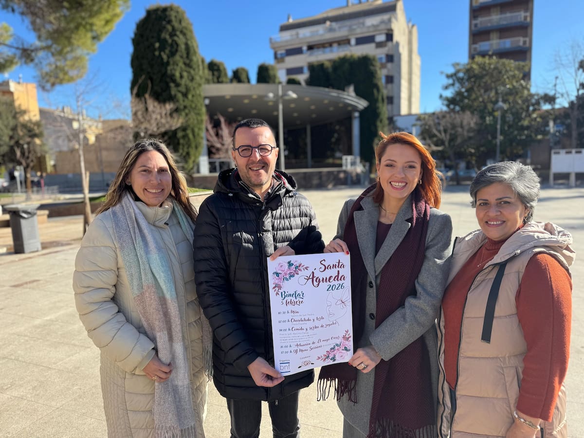 Binéfar celebra Santa Águeda con reparto de chocolate en la hoguera, comida, magia y música