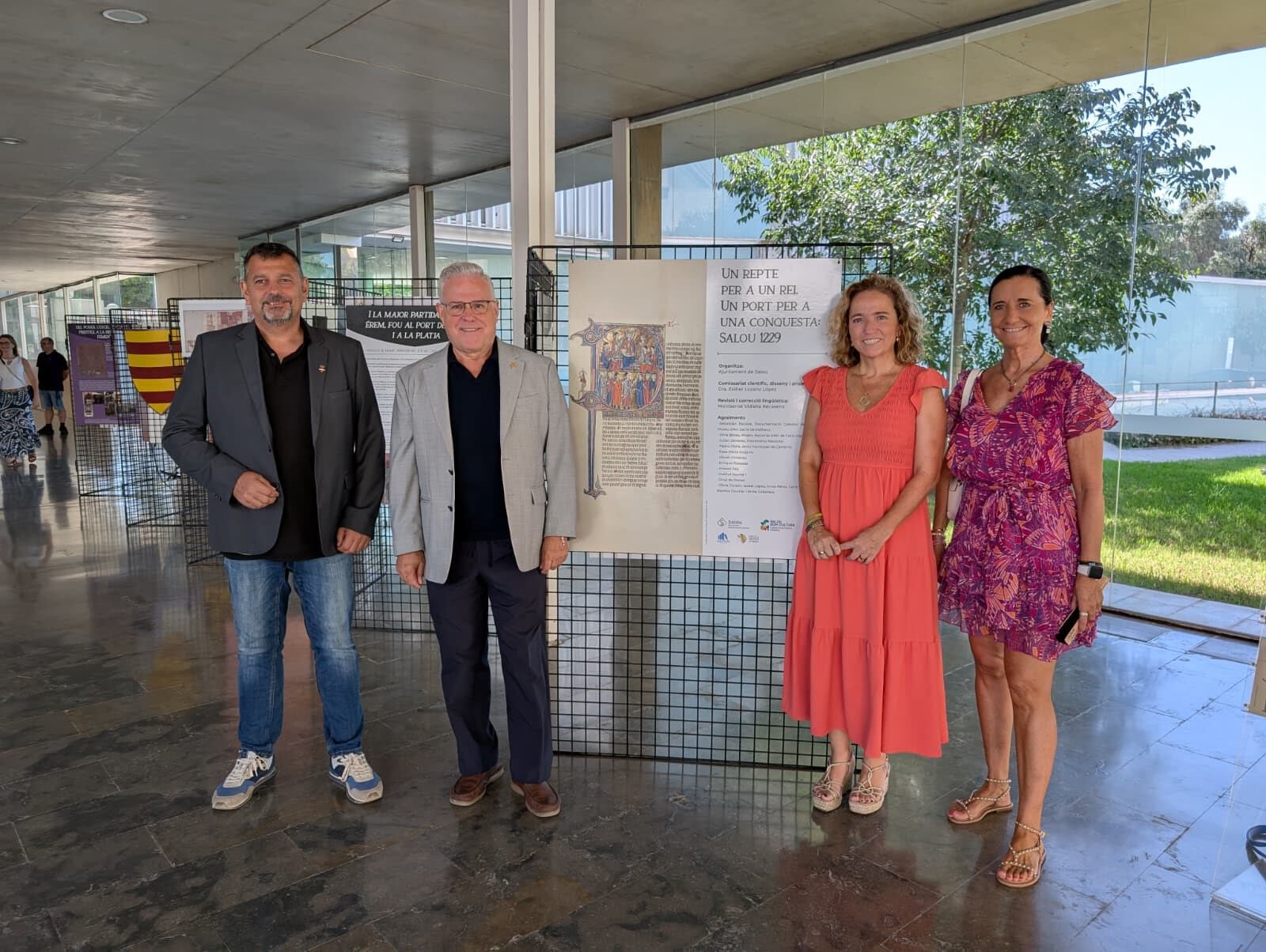 Representantes municipales de los respectivos ayuntamientos