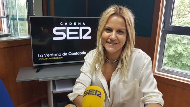 Gema Coria en el estudio de la Ventana de Cantabria 