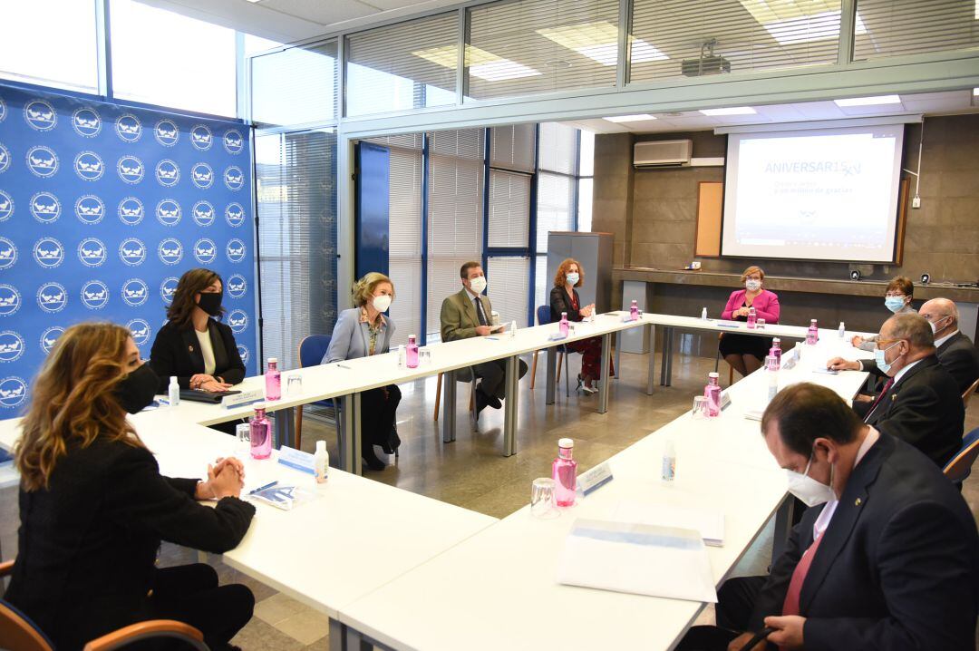 Encuentro formal en el Banco de Alimentos