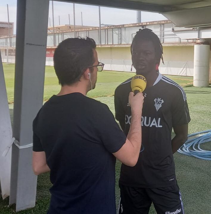 Djetei durante la entrevista con Juanma Sevilla