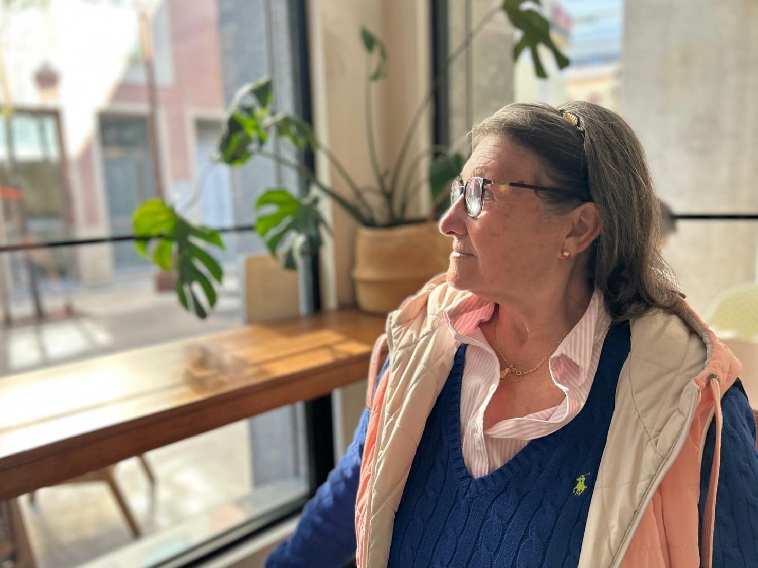 Flora Pereira, presidenta de COLEGA Huelva en Pastelería La Grosera de Huelva