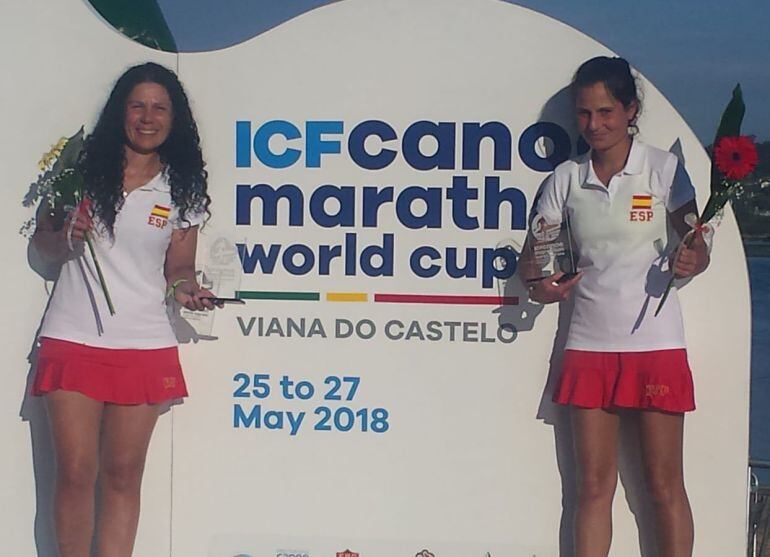 El equipo del Club Fluvial Avión-Catamarán Ribeira Sacra,con dos de sus veteranas que se alzaron con sendas medallas de oro, Kissy Torres y Mónica Piñeiro.Categorías, 35-39 años-40-44años.