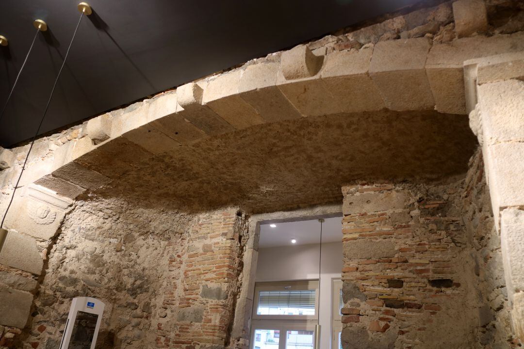 L'arcada renaixentista trobada en una botiga de Girona, fa unes setmanes
