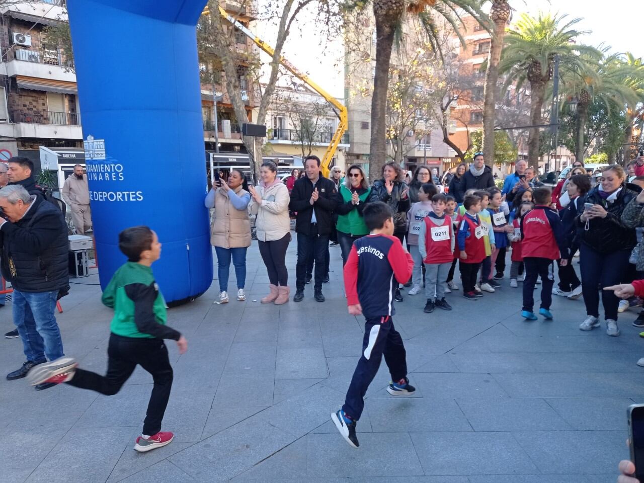 I Carrera de Alumnado de Primaria en el marco del Día Mundial Contra el Cáncer en Linares