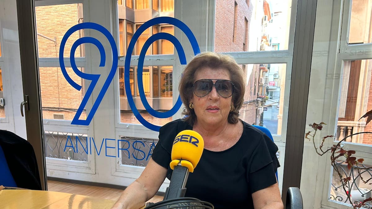 Mari Carmen López, viuda de Ismael Mascarell, y Leticia Álvarez, en Hoy por hoy Murcia