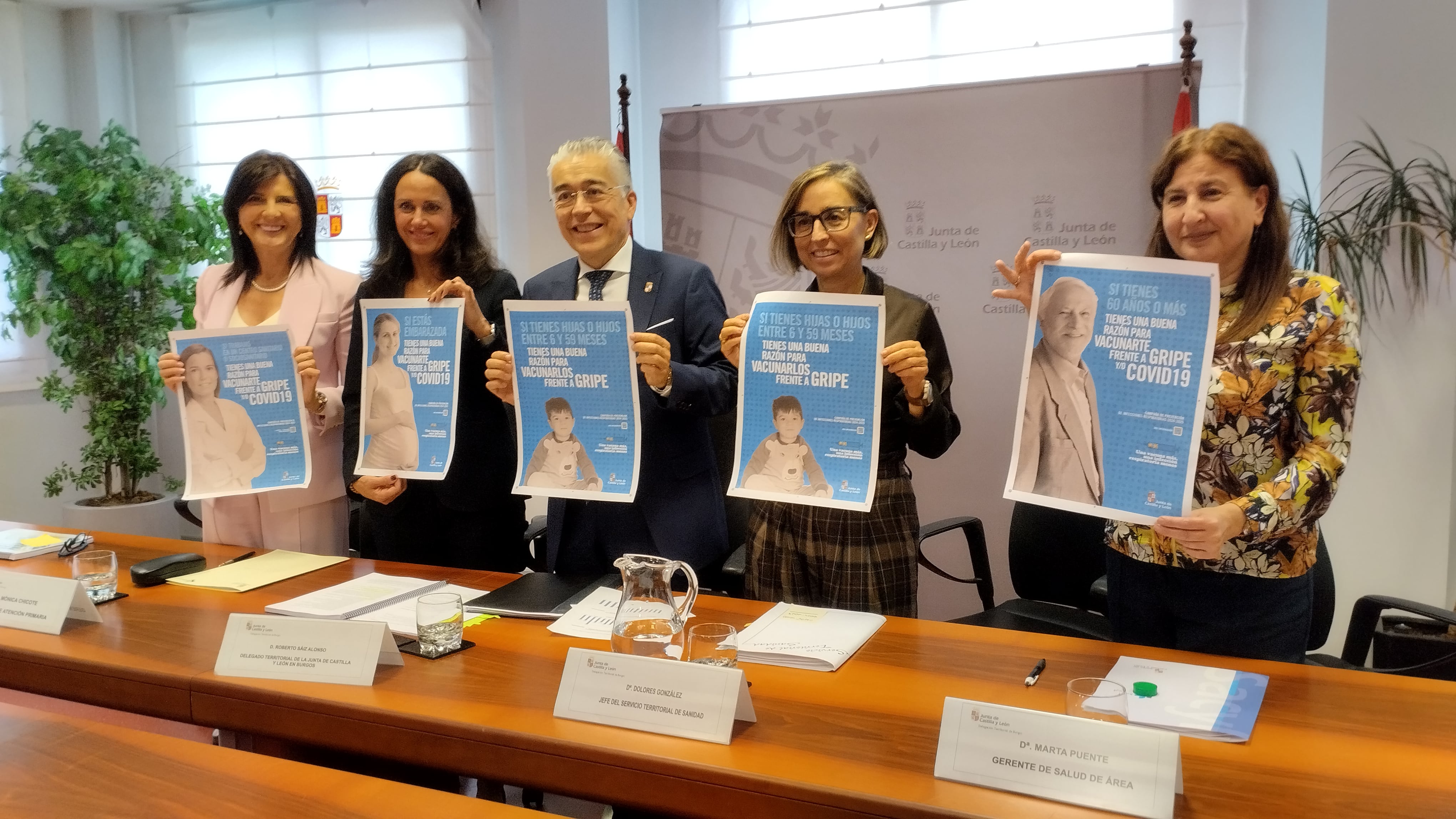 El delegado de la Junta en Burgos, junto a responsables sanitarias, han presentado la campaña de vacunación frente a la Gripe y la Covid-19