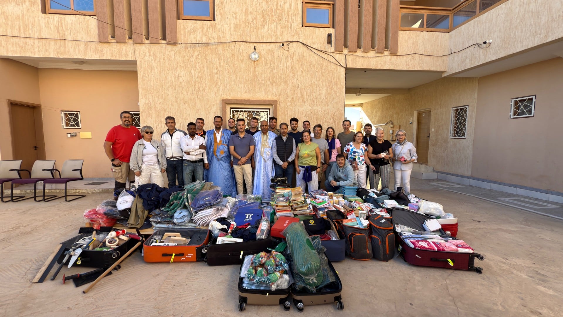 20 voluntarios de Cazalegas realizan labores humanitarias en Bir Mogrein (Mauritania)