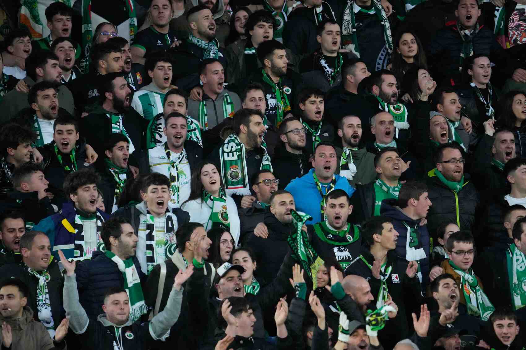 Público en el último partido de liga en El Sardinero