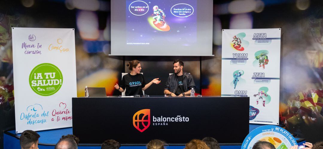 El jugador del Real Madrid Rudy Fernández impartió una charla aportando prácticas y consejos saludables