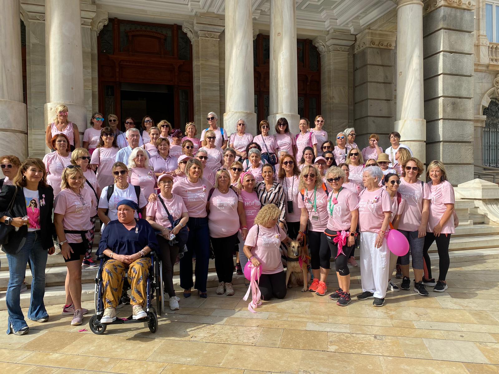 "Los más importante para plantar cara al cáncer de mama es la investigación": Las mujeres alzan la voz