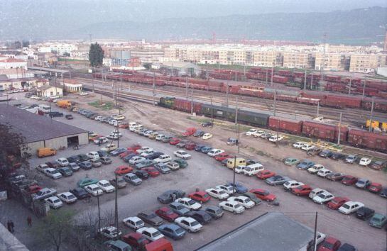 1989 - Panorámica de las vías cruzando la ciudad. Archivo Histórico Municipal del Ayuntamiento de Córdoba