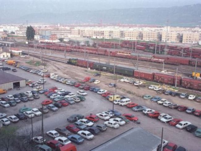 1989 - Panorámica de las vías cruzando la ciudad. Archivo Histórico Municipal del Ayuntamiento de Córdoba