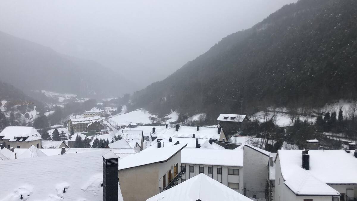 Pocas aportaciones de nieve en las cuencas pirenaicas, con la reserva más baja que hace un año