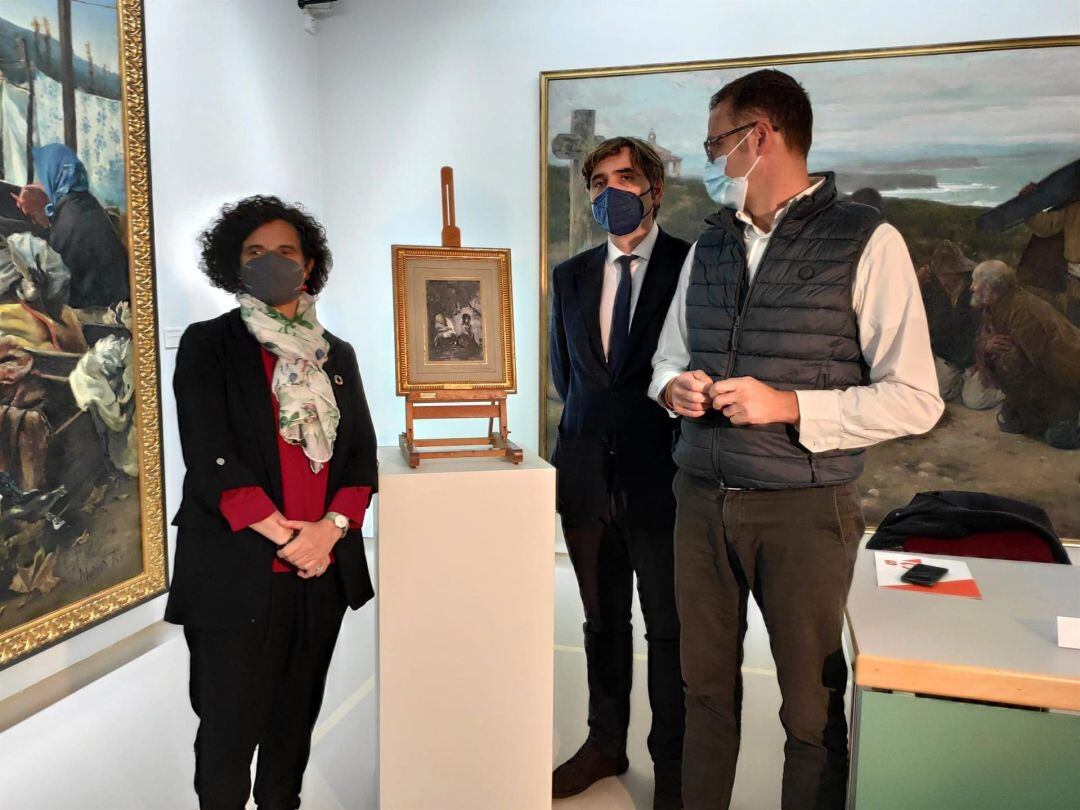 La Consejera de Cultura, Berta Piñán, durante la presentación de la cesión de las obras de arte al museo regional