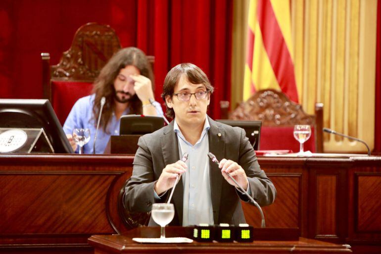 El conseller Iago Negueruela en el Parlament